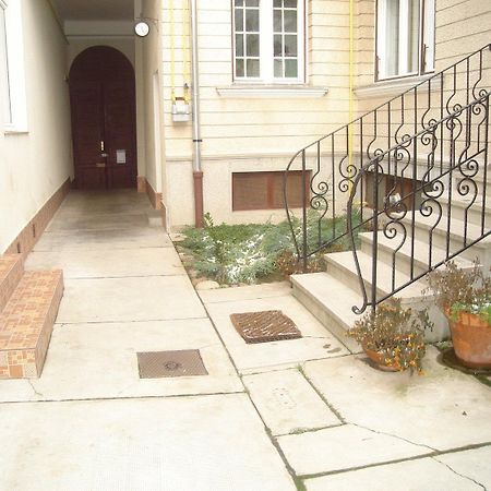 Guesthouse Daniel Oradea Eksteriør billede